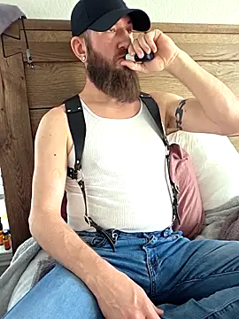 Snapshot of Icebearsticlese chatting on 11, 2, 2026 Icebearsticlese online show from 11, 2, 2026