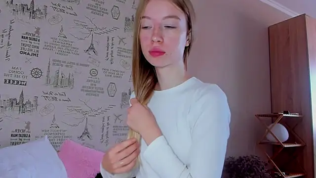 minidivaa  online show from 2, 10, 2025