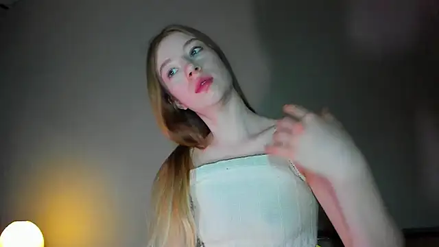 Snapshot of minidivaa_ chatting on 4, 4, 2026 minidivaa online show from 4, 4, 2026