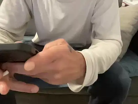 4small4inchlol online show from 25, 2, 2026