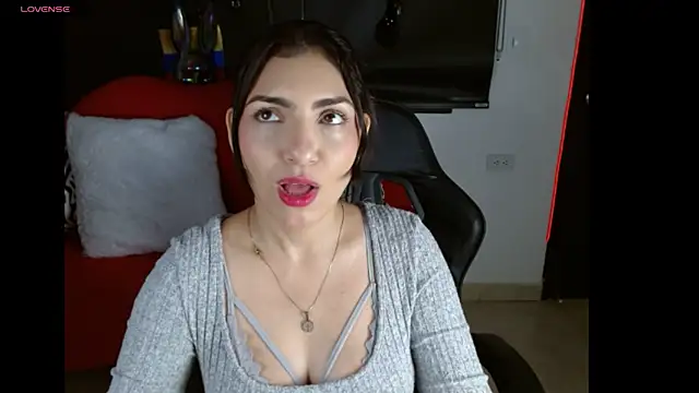 Carolaine69  online show from 9, 7, 2026