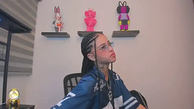 Gangster Girl online show from 2, 7, 2026