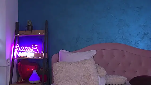 RaisaVawn online show from 8, 2, 2025