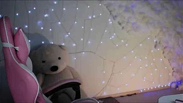 Lana  May online show from 20, 12, 2024