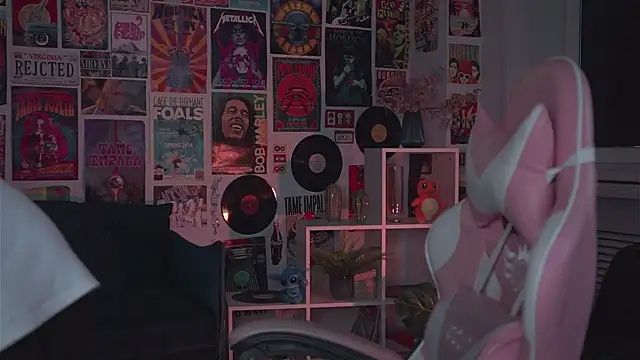 Lana  May online show from 15, 3, 2025