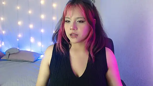 Snapshot of mixie_cute chatting on 31, 12, 2024 mixie cute online show from 31, 12, 2024