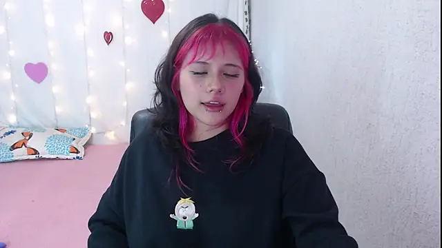 Snapshot of mixie_cute chatting on 18, 2, 2025 mixie cute online show from 18, 2, 2025