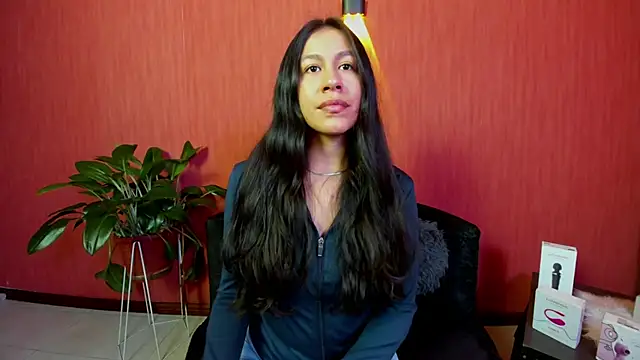 EmiGomez  online show from 8, 5, 2026