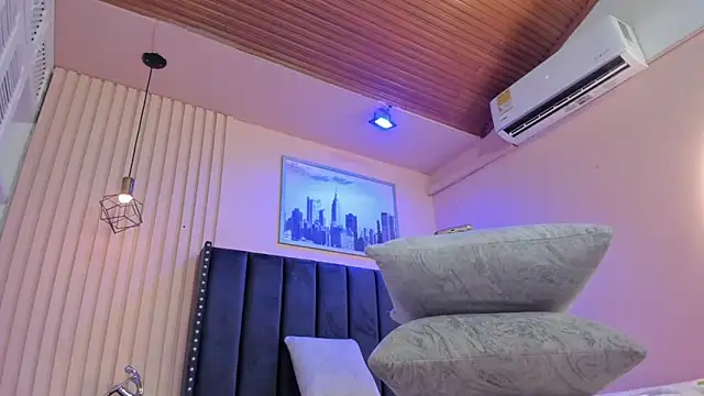 viiolett lee online show from 16, 4, 2026