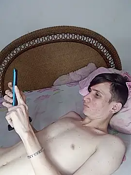 Milfvalesk online show from 19, 2, 2025