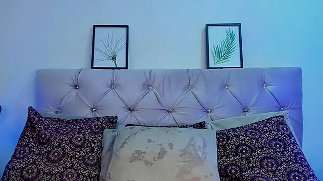 Redpandaa  online show from 5, 2, 2025