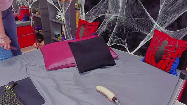  Alison   online show from 28, 10, 2025