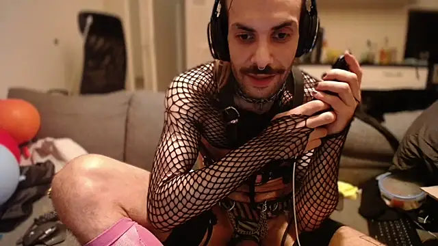 P4RtYBOII92 online show from 22, 9, 2025