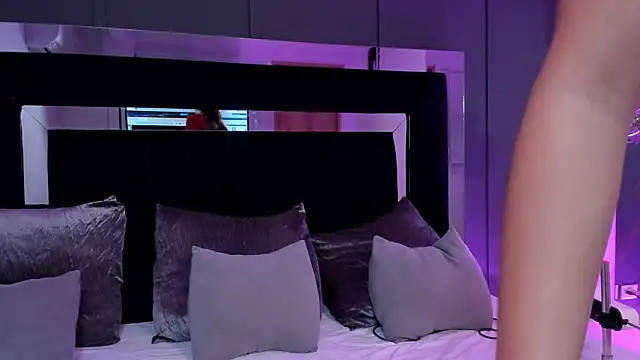 shaina vasquez online show from 15, 2, 2026