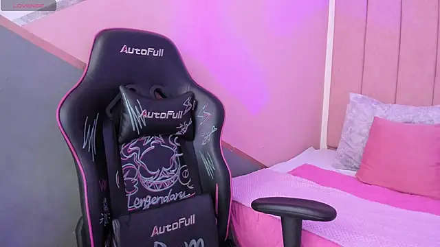 lilith noahh online show from 12, 12, 2024