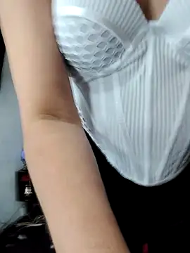 florecita9 online show from 8, 3, 2025