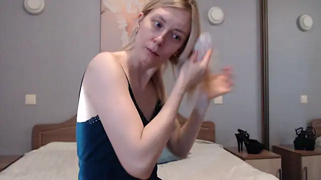 AvelinaLeoni online show from 26, 2, 2025