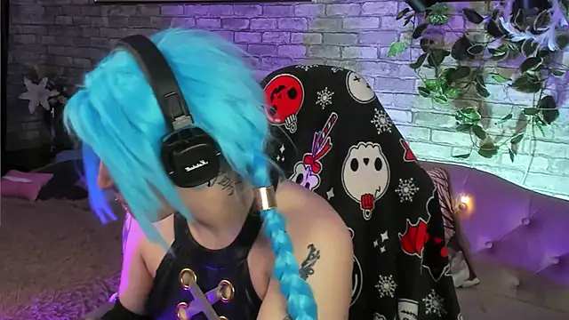 Alex Howell online show from 9, 1, 2025