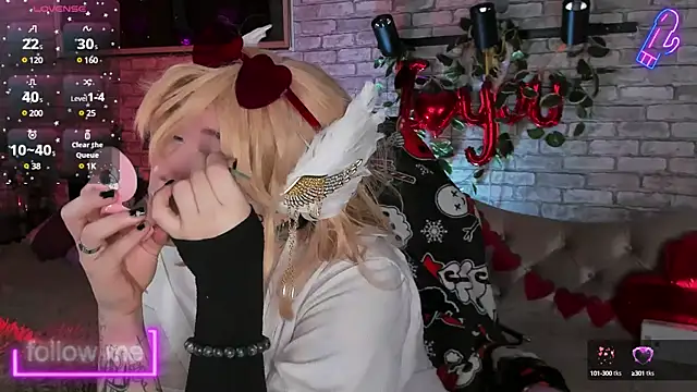 Alex Howell online show from 10, 2, 2025