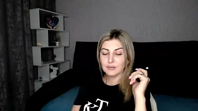 Amelia Harper online show from 10, 12, 2024