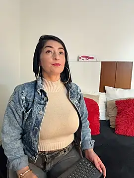 karenlennox1 online show from 2, 5, 2026