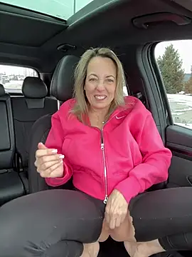 Snapshot of Cherry-red-xo chatting on 13, 1, 2025 Cherry-red-xo online show from 13, 1, 2025