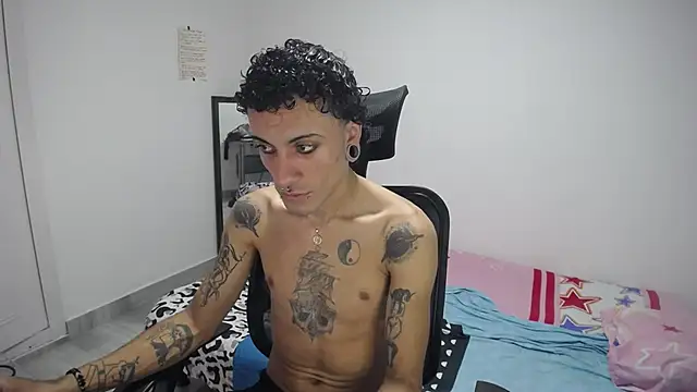 Snapshot of present_the_magic chatting on 18, 1, 2026 present the magic online show from 18, 1, 2026