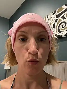 UmaTruewoman online show from 10, 4, 2026