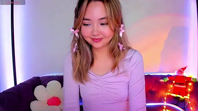 Fluffy Rose online show from 4, 12, 2024