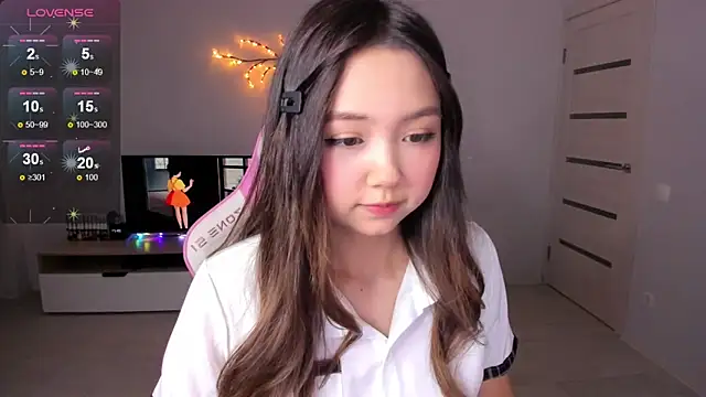 Fluffy Rose online show from 28, 9, 2025