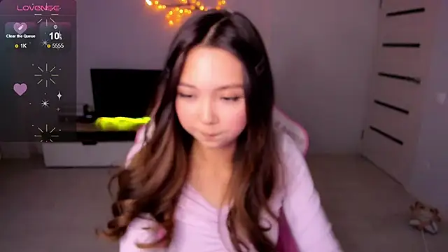 Fluffy Rose online show from 1, 10, 2025