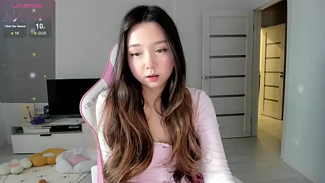 Fluffy Rose online show from 26, 5, 2026