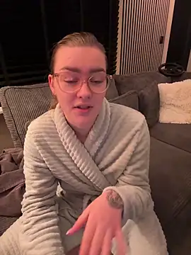 xX HotCouple Xx online show from 17, 12, 2025