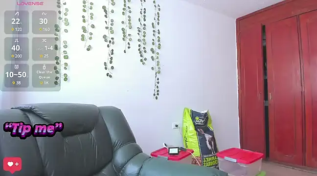 bonnie moon  online show from 17, 12, 2024