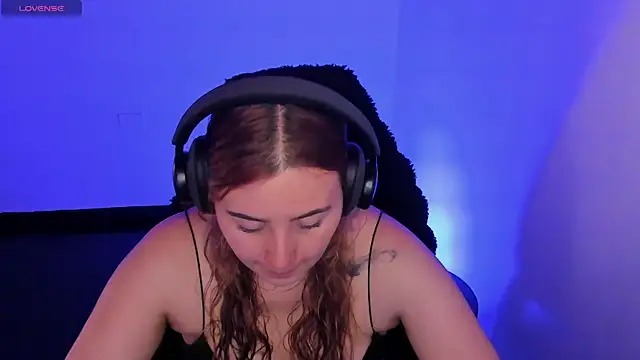 bonnie moon  online show from 15, 3, 2026