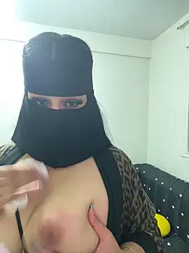 Snapshot of mari_layali chatting on 16, 6, 2026 mari layali online show from 16, 6, 2026