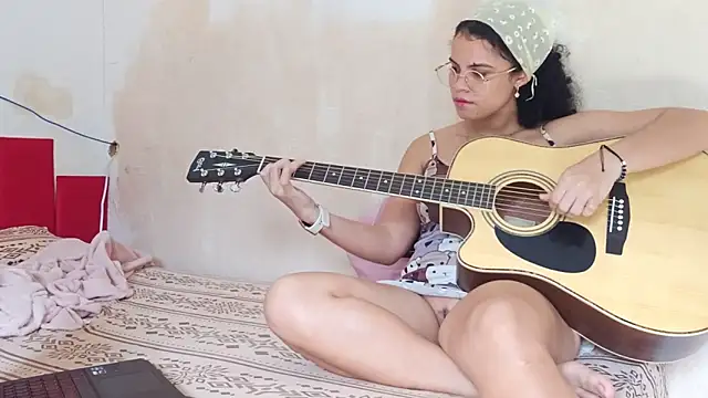 Snapshot of ELIZABETHFX chatting on 5, 3, 2025 ELIZABETHFX online show from 5, 3, 2025