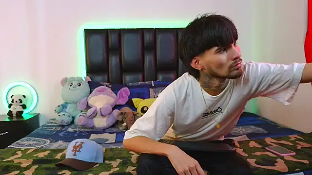 Brutal Sex Fucking online show from 13, 5, 2026