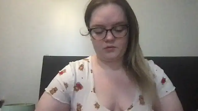 honeyyy24 online show from 26, 10, 2025