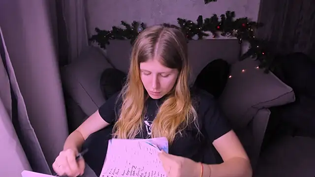 kirraa  online show from 12, 12, 2024