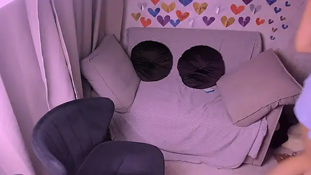 kirraa  online show from 20, 2, 2025