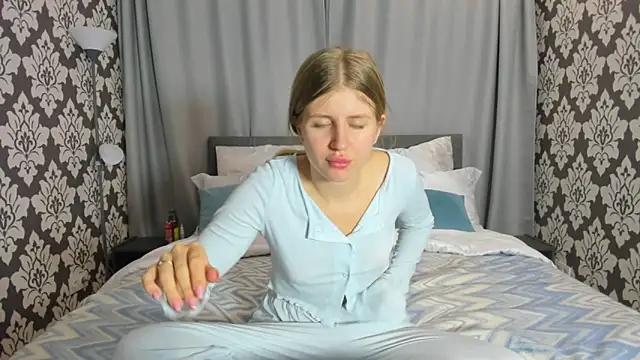 kirraa  online show from 7, 10, 2025