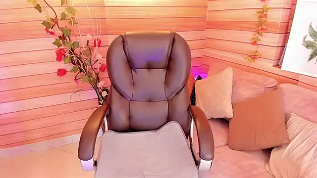 marien thomson  online show from 7, 3, 2025