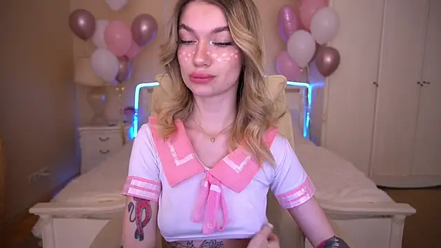 Snapshot of AnacondaOn chatting on 13, 2, 2025 AnacondaOn online show from 13, 2, 2025