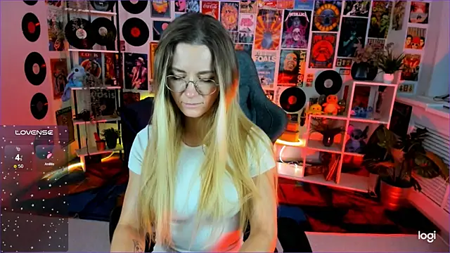 LadyIzabel online show from 4, 12, 2024