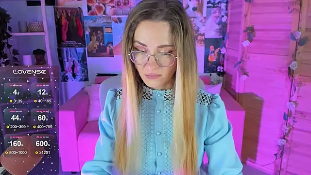 LadyIzabel online show from 8, 2, 2025