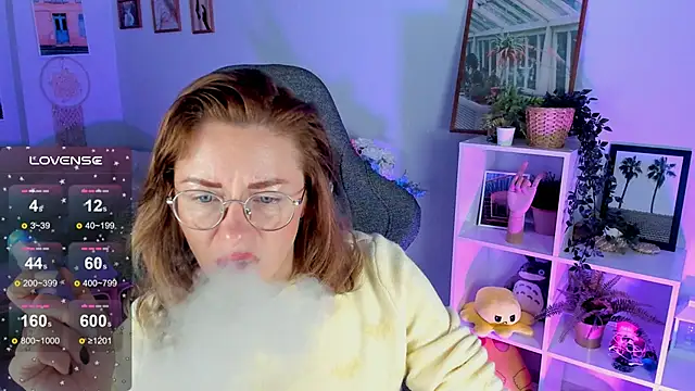 LadyIzabel online show from 8, 3, 2025