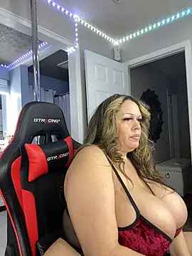 curvyfunlover online show from 17, 3, 2026