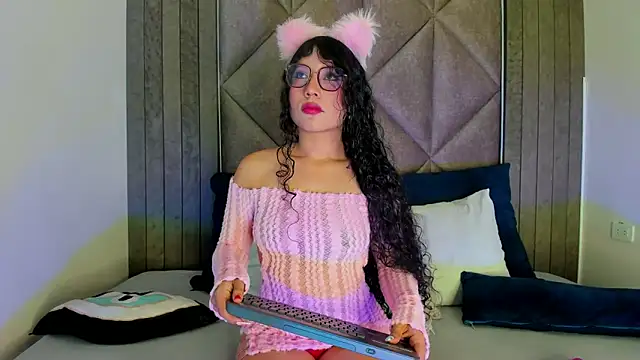 BriaConner  online show from 8, 2, 2025