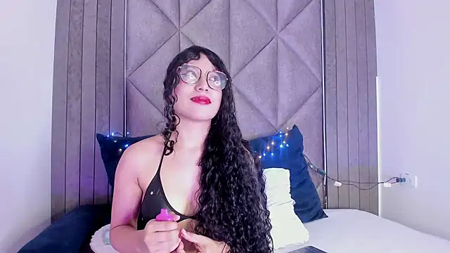 BriaConner  online show from 10, 2, 2025